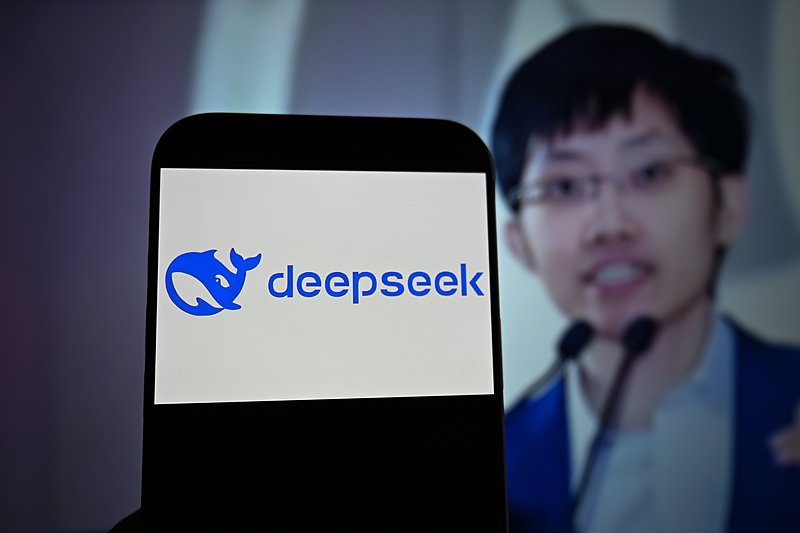 DeepSeek扩招画风突变，150个岗位全部非AI研究方向