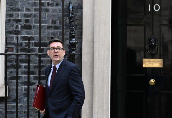 预算日临近 英国首相伯纳姆“事在人为	”执政理念迎来考验