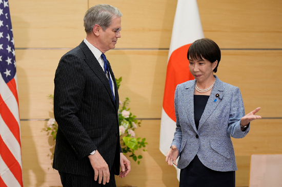 没人喜欢被指手画脚 日本央行行长却同时面对两个“指挥者	”